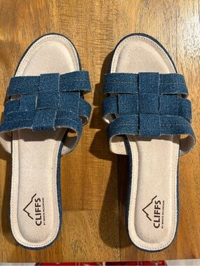 Cliffs by WHITE MOUNTAIN Denim Blue Sandals